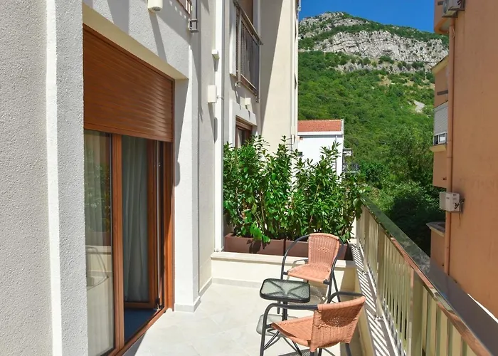 Vistamar Hotel & Apartments